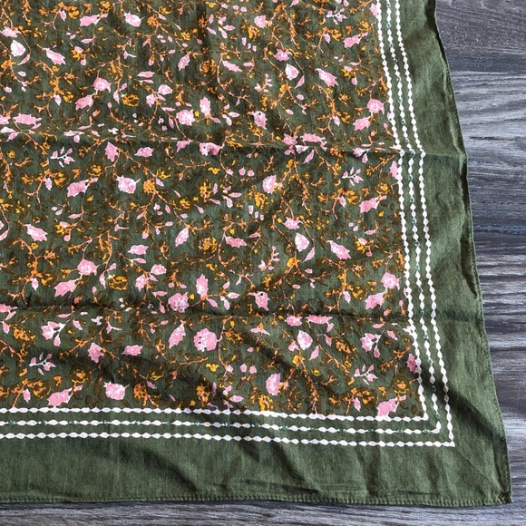 Sezane Green Floral Print Scarf - Picture 6 of 8